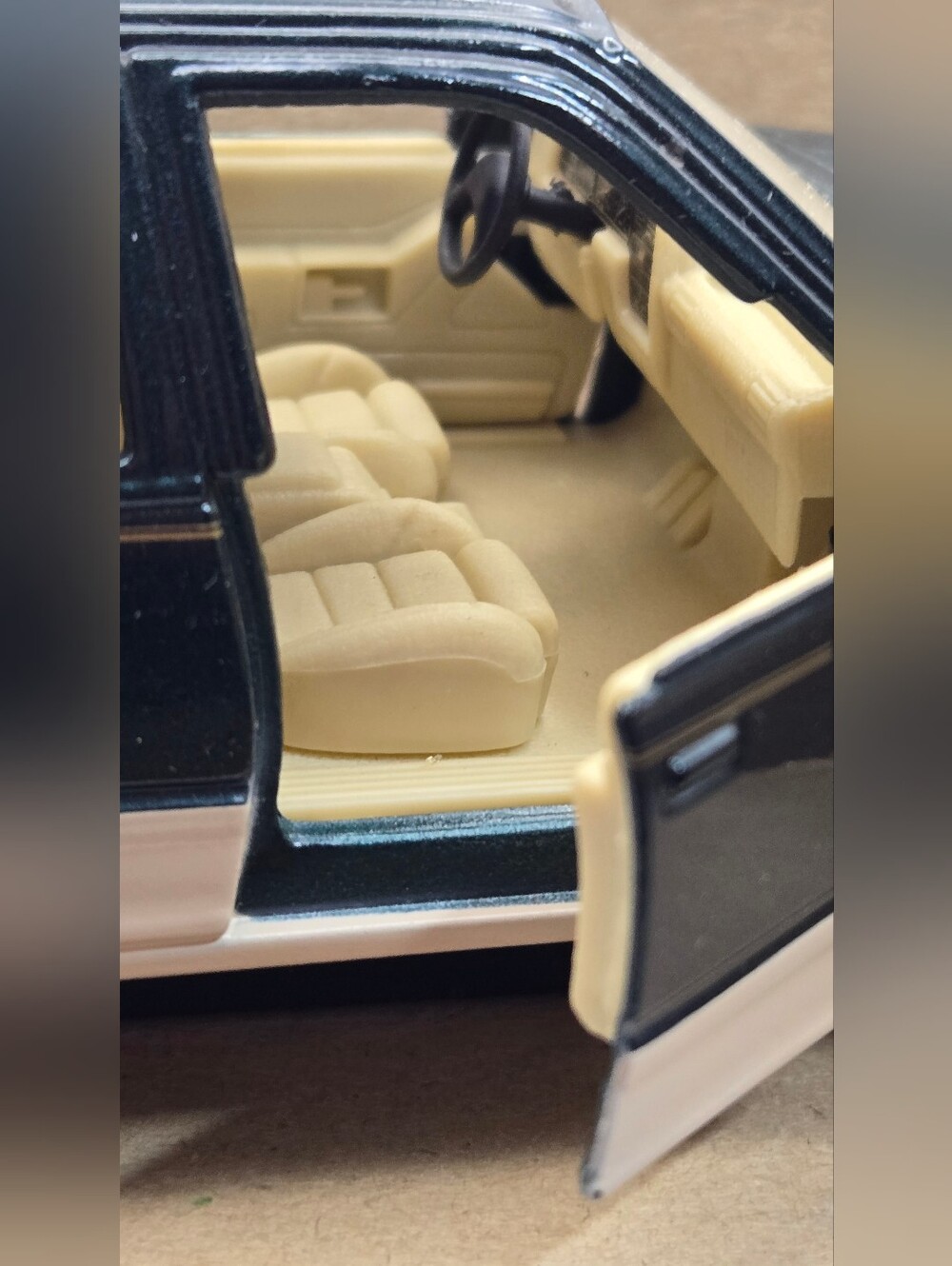 Vintage Maisto 1:24 Scale 1991/1992 Ford Explorer Eddie Bauer Car Still In Box - Picture 4 of 11
